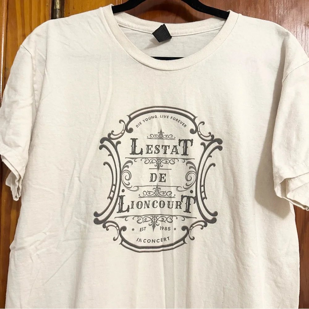 Vampire Lestat in Concert Shirt - Lestat de Lioncourt Design - Picture 3 of 4